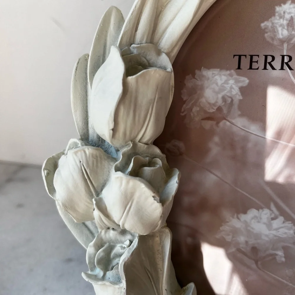 Terra Luna Oval Photo Frame with Tulips Floral Design